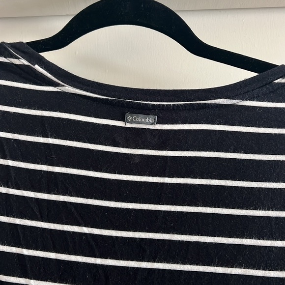 Columbia black & white striped top - Picture 5 of 5